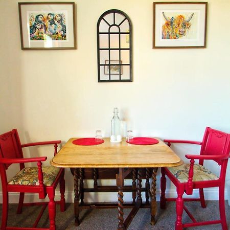 The Red Red Robin Cottage Portree Extérieur photo