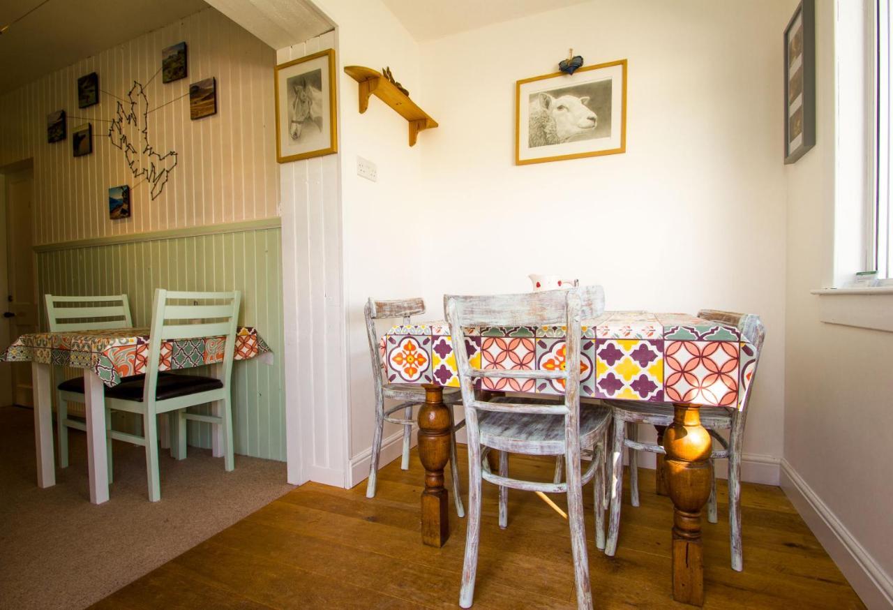 The Red Red Robin Cottage Portree Extérieur photo