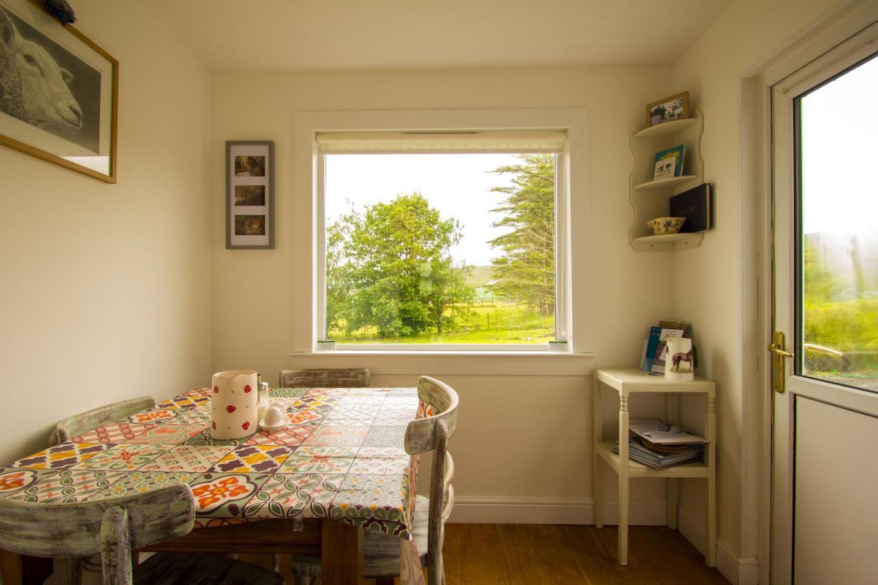 The Red Red Robin Cottage Portree Extérieur photo