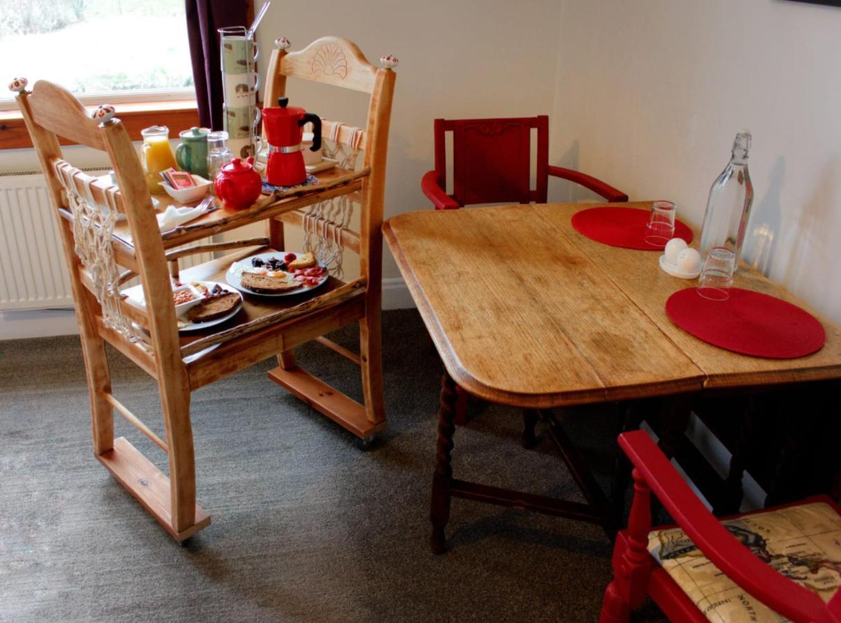 The Red Red Robin Cottage Portree Extérieur photo